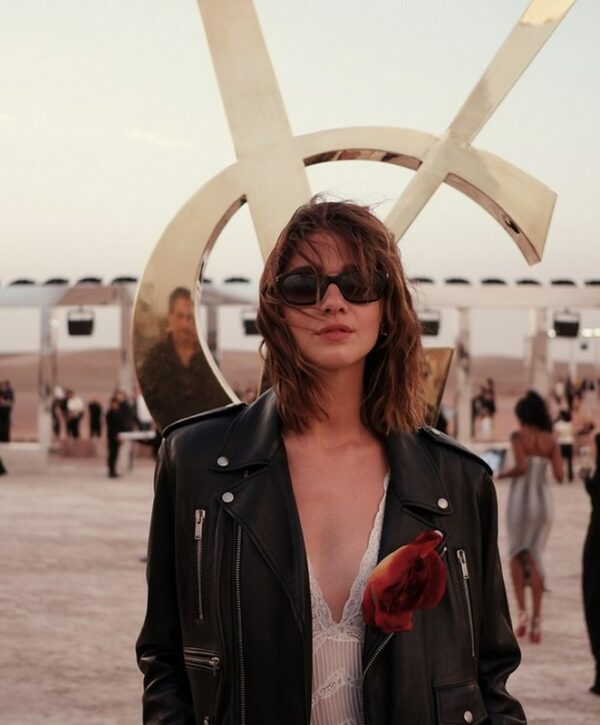 https_3A_2F_2Fhypebeast.com_2Fimage_2F2022_2F07_2Fsaint-laurent-ss23-show-celebs-5 (Copier)